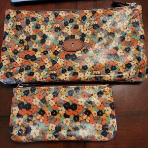 Fossil  Key-per 2pc Poppy Floral Lg Makeup/clutch Logo Sm Clutch Coin NWOT